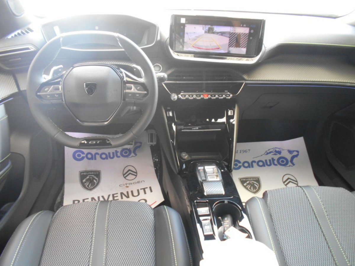 Peugeot 2008 1.2 hybrid GT Exclusive 145cv e-dcs6 (10)