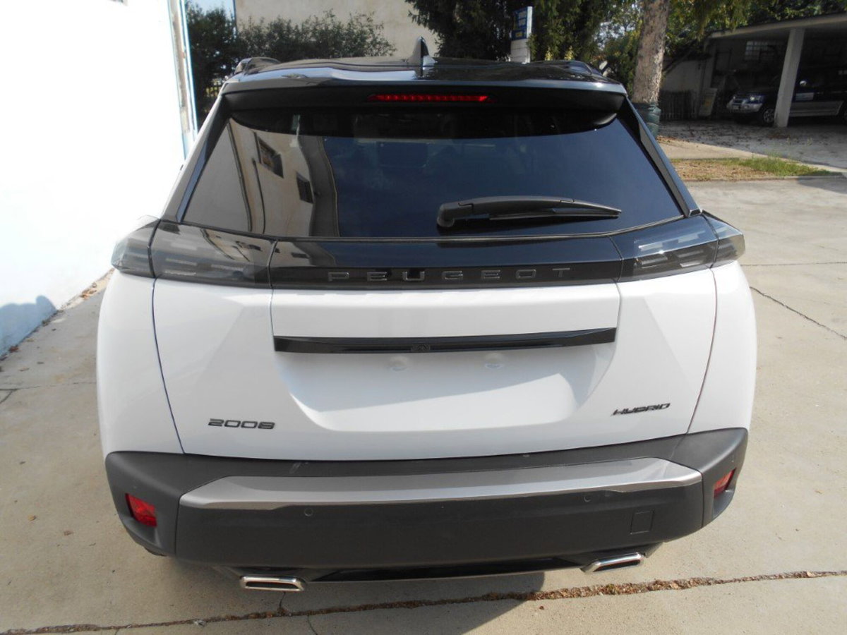Peugeot 2008 1.2 hybrid GT Exclusive 145cv e-dcs6 (13)