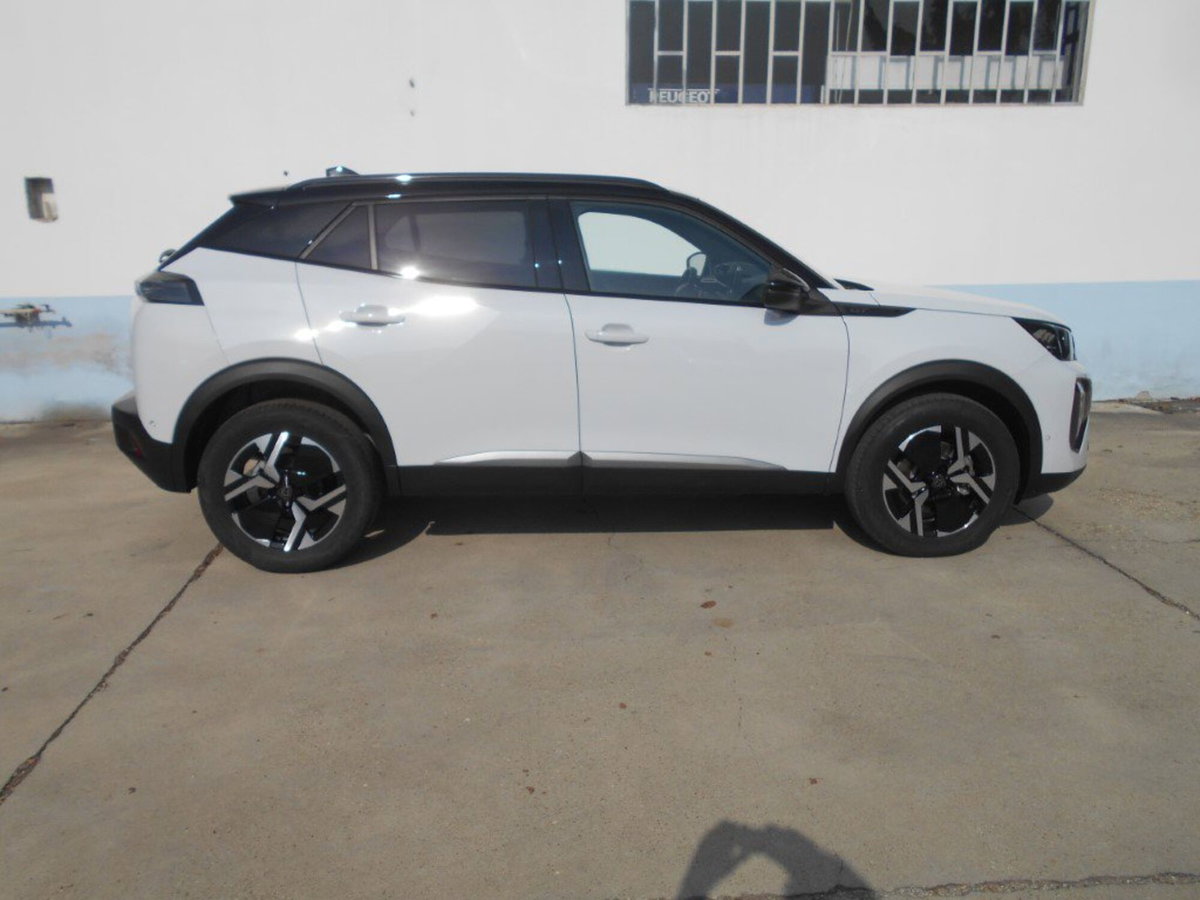 Peugeot 2008 1.2 hybrid GT Exclusive 145cv e-dcs6 (16)