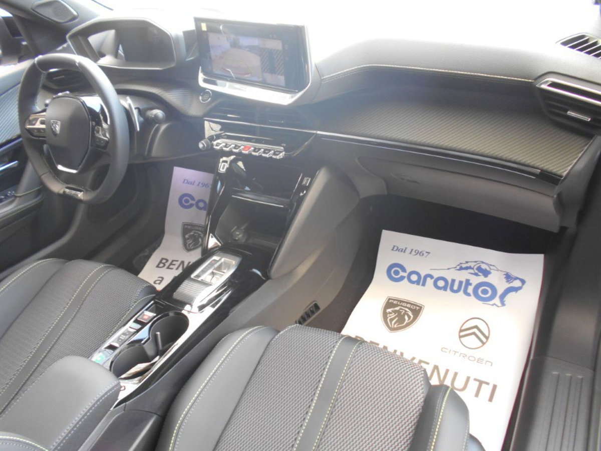 Peugeot 2008 1.2 hybrid GT Exclusive 145cv e-dcs6 (20)