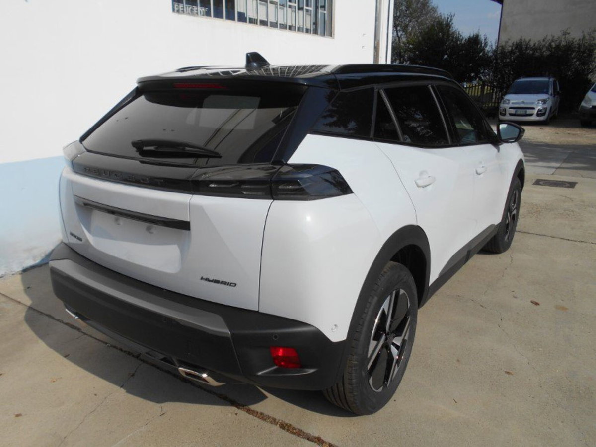 Peugeot 2008 1.2 hybrid GT Exclusive 145cv e-dcs6 (5)