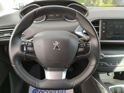 Peugeot 308 PureTech Turbo 130 S&S Allure Pack (16)