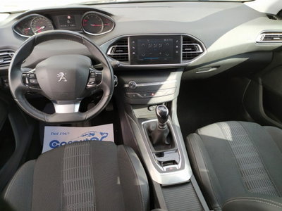 Peugeot 308 PureTech Turbo 130 S&S Allure Pack (17)