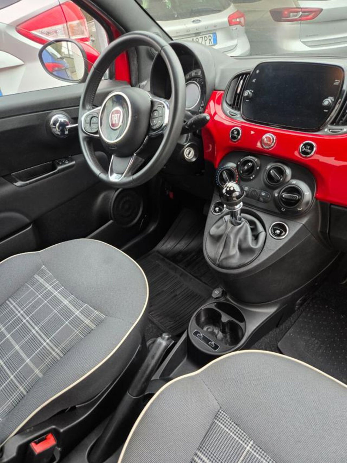 Fiat 500 1.0 Hybrid Lounge (16)