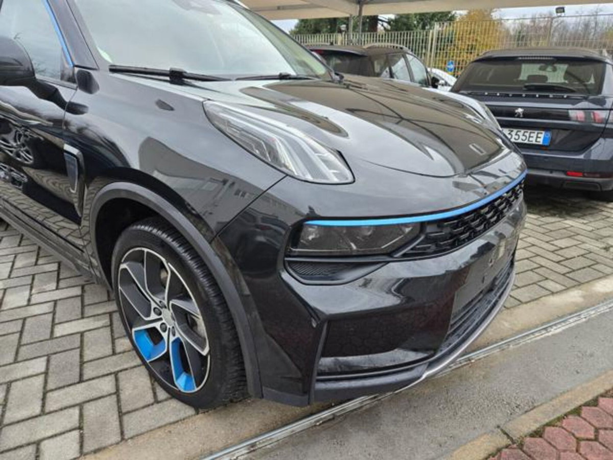 Lynk & Co 01 01 1.5 td phev