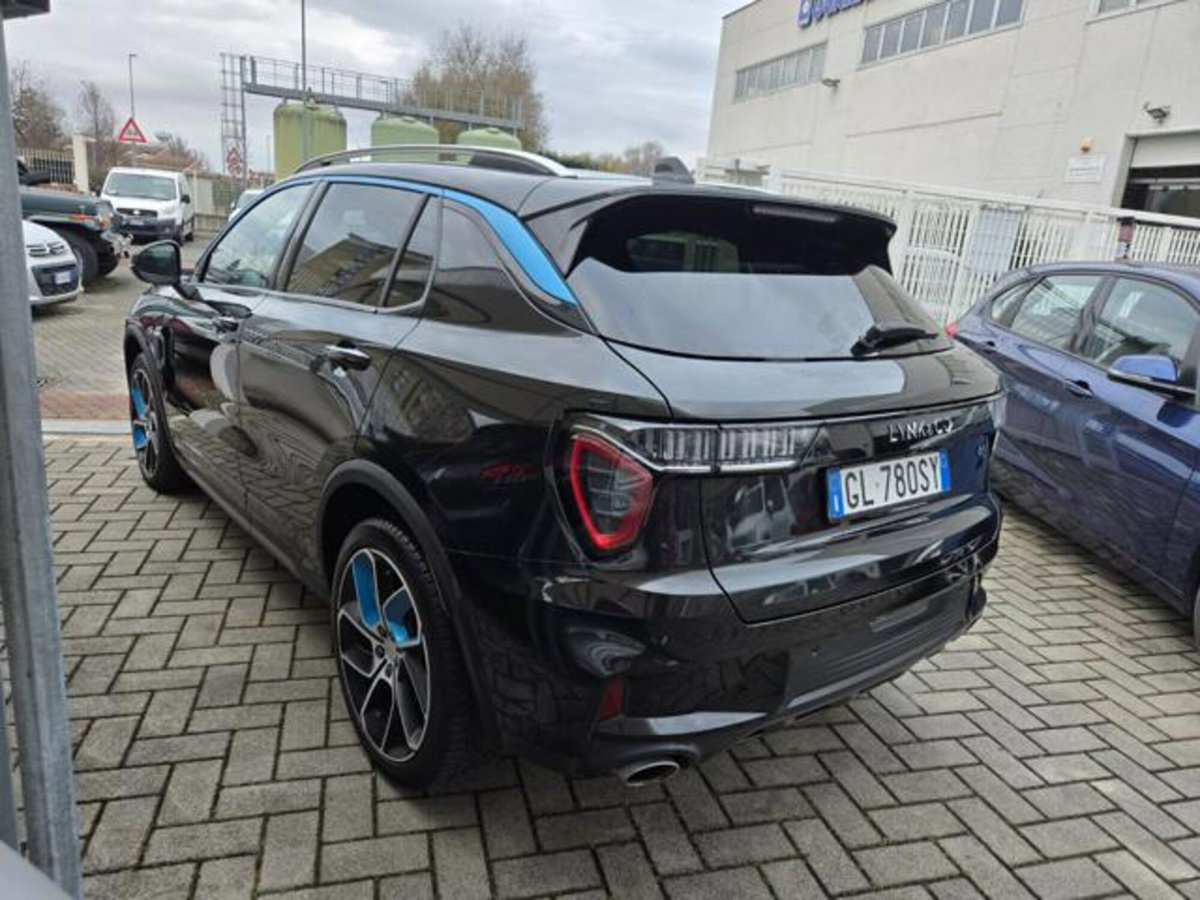 Lynk & Co 01 01 1.5 td phev (10)