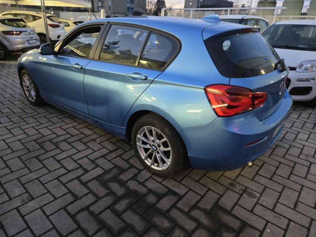 BMW Serie 1 116d 2.0 116CV cat 5 porte Attiva DPF (12)