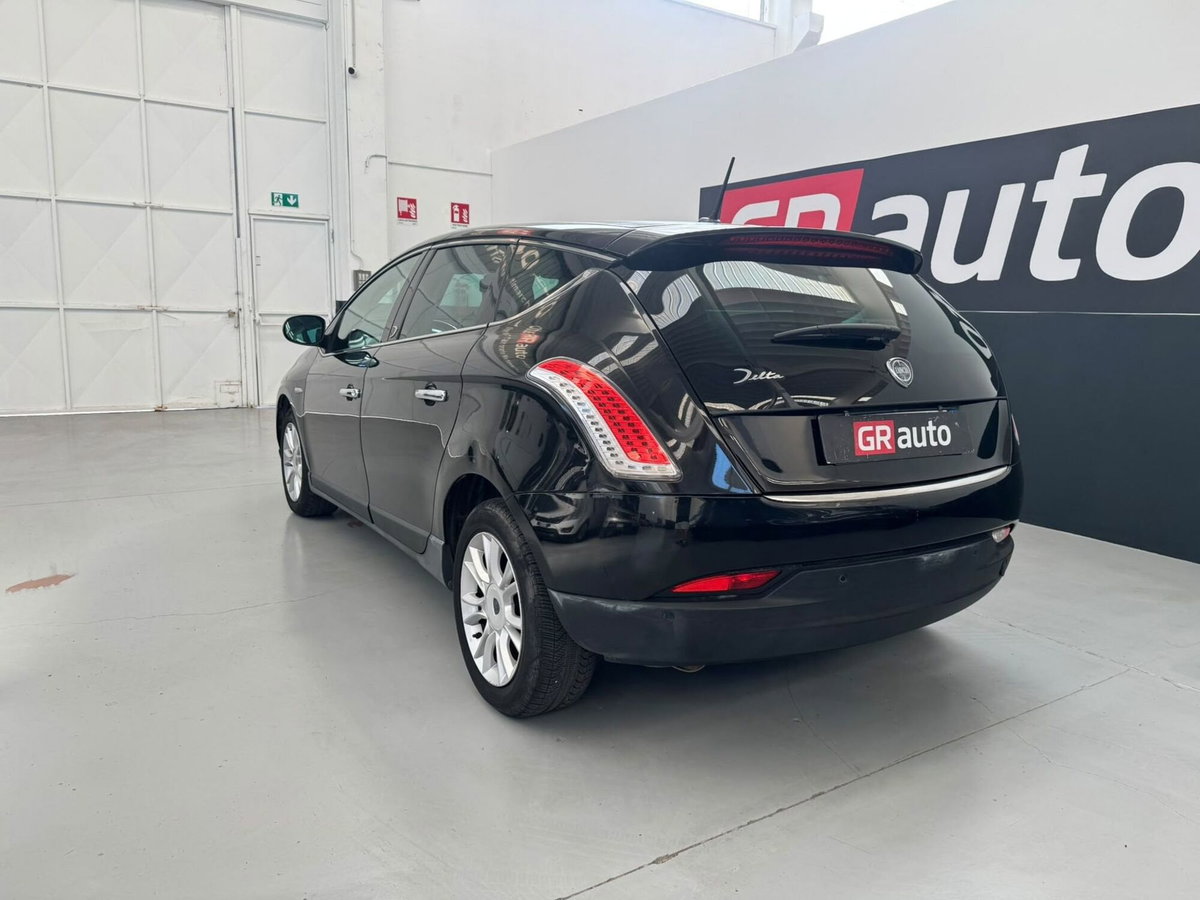Lancia Delta 2.0 MJT DPF Platino (10)