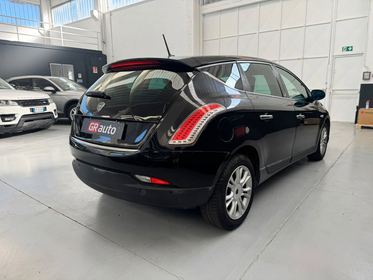 Lancia Delta 2.0 MJT DPF Platino (8)