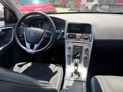 Volvo XC60 D5 AWD Geartronic Business (12)