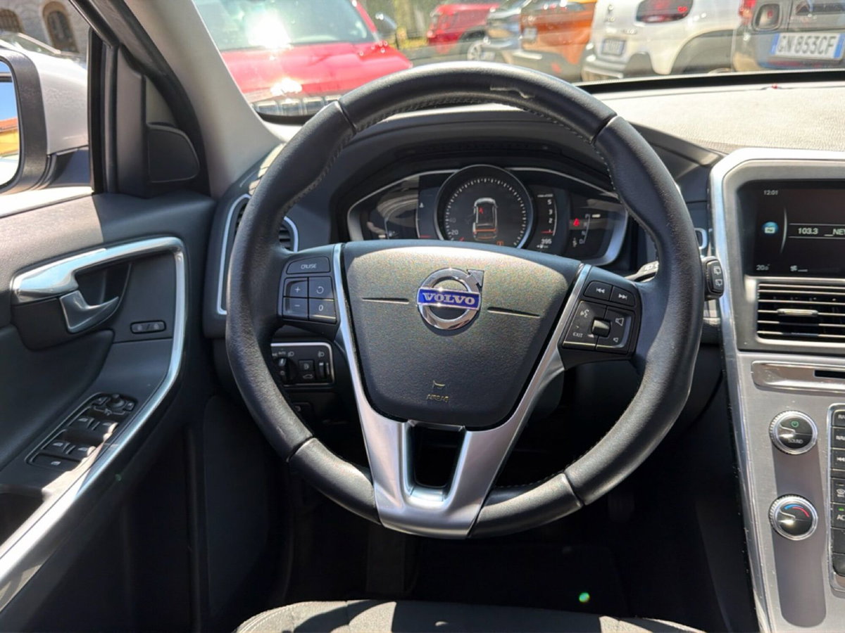 Volvo XC60 D5 AWD Geartronic Business (13)