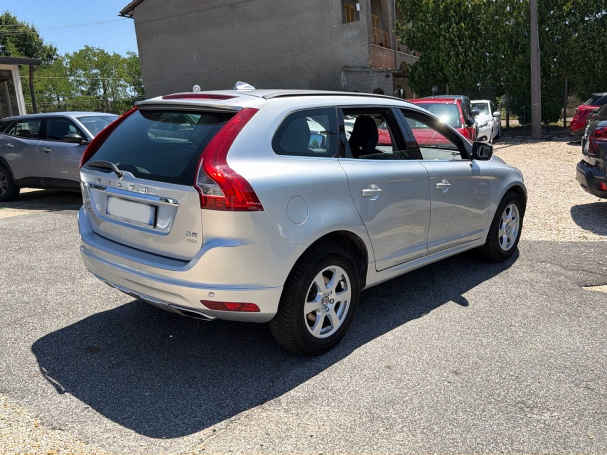 Volvo XC60 D5 AWD Geartronic Business (5)