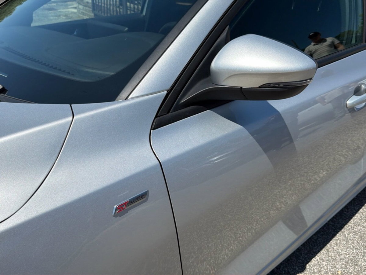 Ford Focus 1.0t ecoboost h ST-Line X 155cv powershift (11)