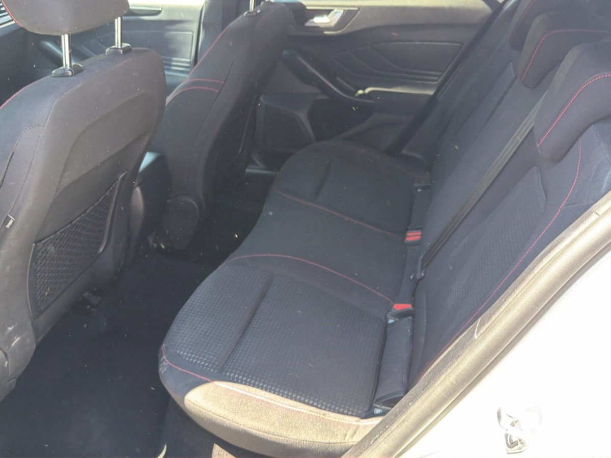 Ford Focus 1.0t ecoboost h ST-Line X 155cv powershift (17)
