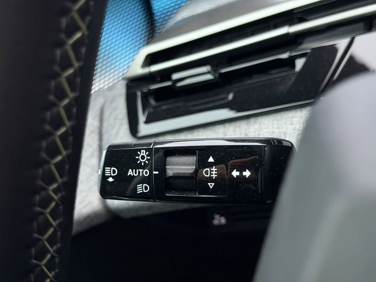 Peugeot 3008 1.2 hybrid Allure Business 145cv e-dcs6 (16)