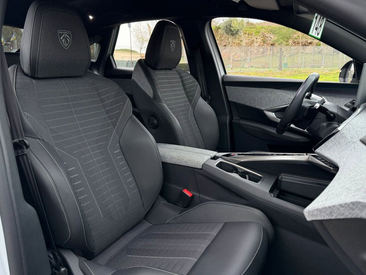 Peugeot 3008 1.2 hybrid Allure Business 145cv e-dcs6 (8)