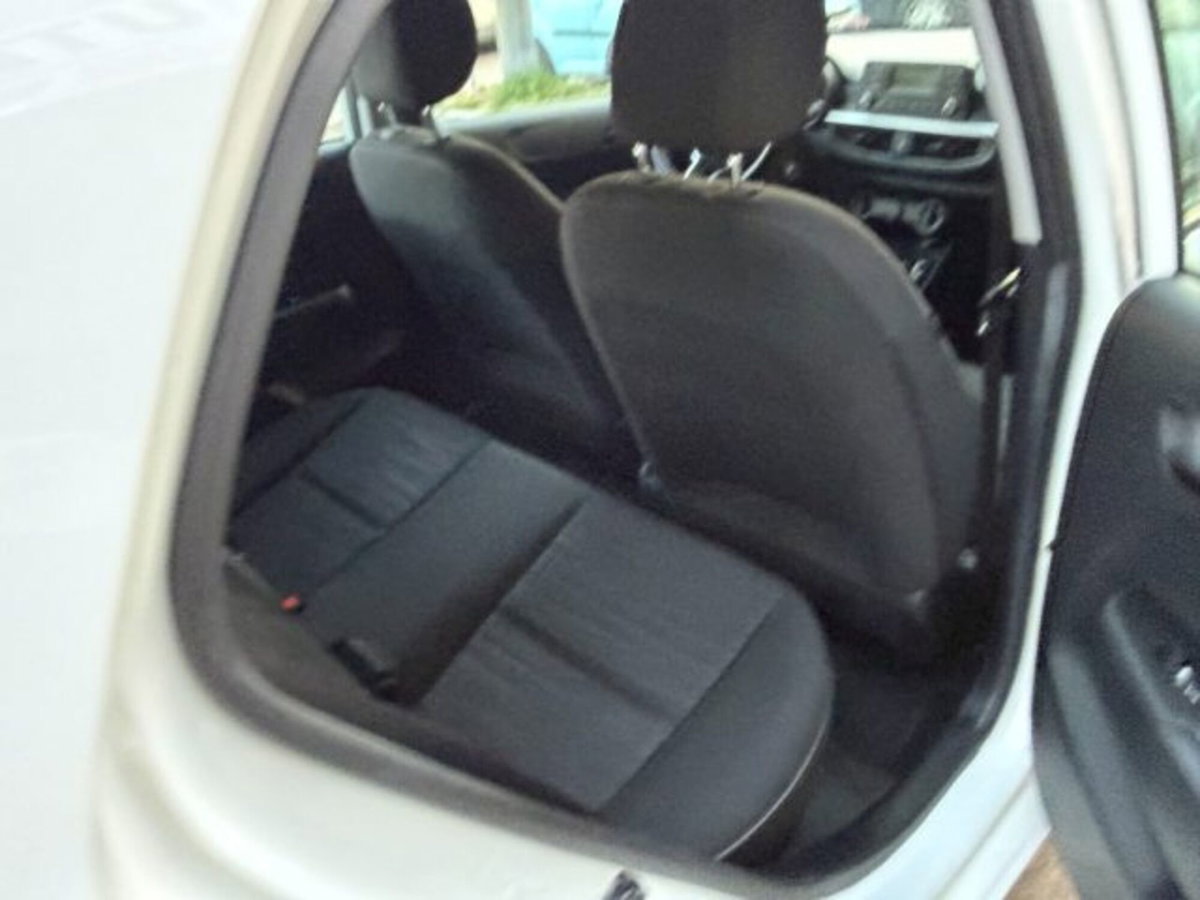 Kia Picanto 1.0 12V 5 porte AMT Style (15)
