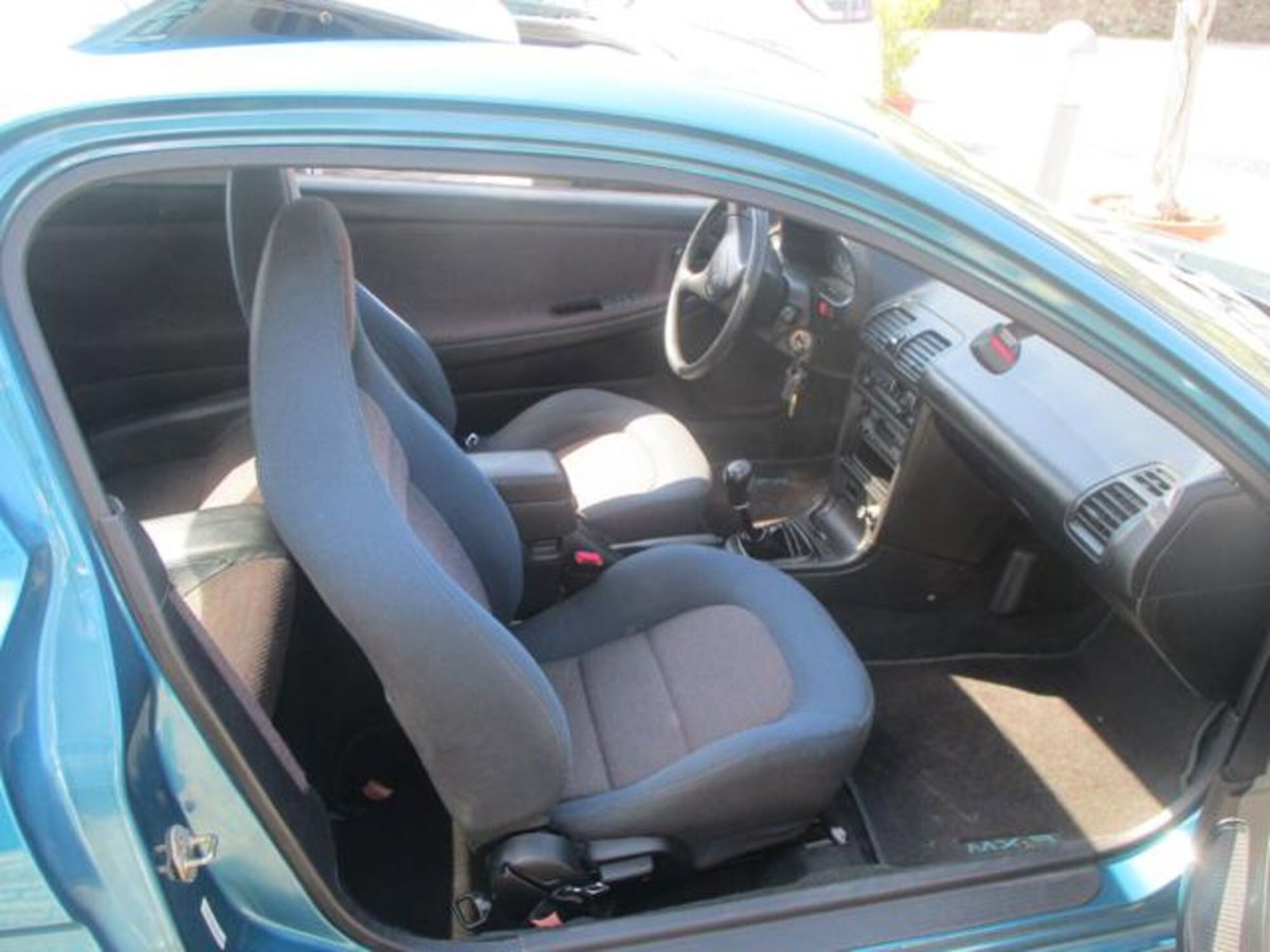 Mazda MX-3 1.8i V6 24V cat (10)