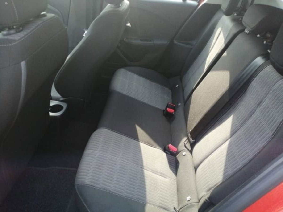 Opel Corsa 1.2 Edition (9)