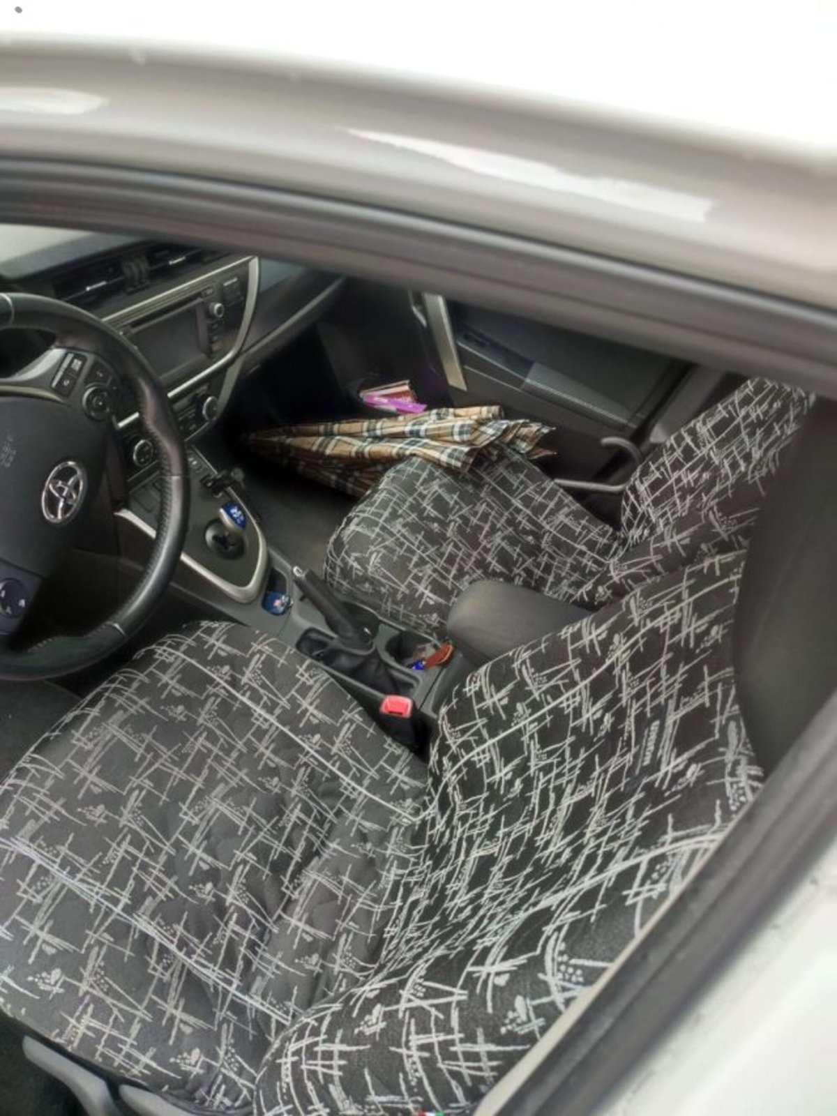 Toyota Auris 1.8 Hybrid Active Plus (6)