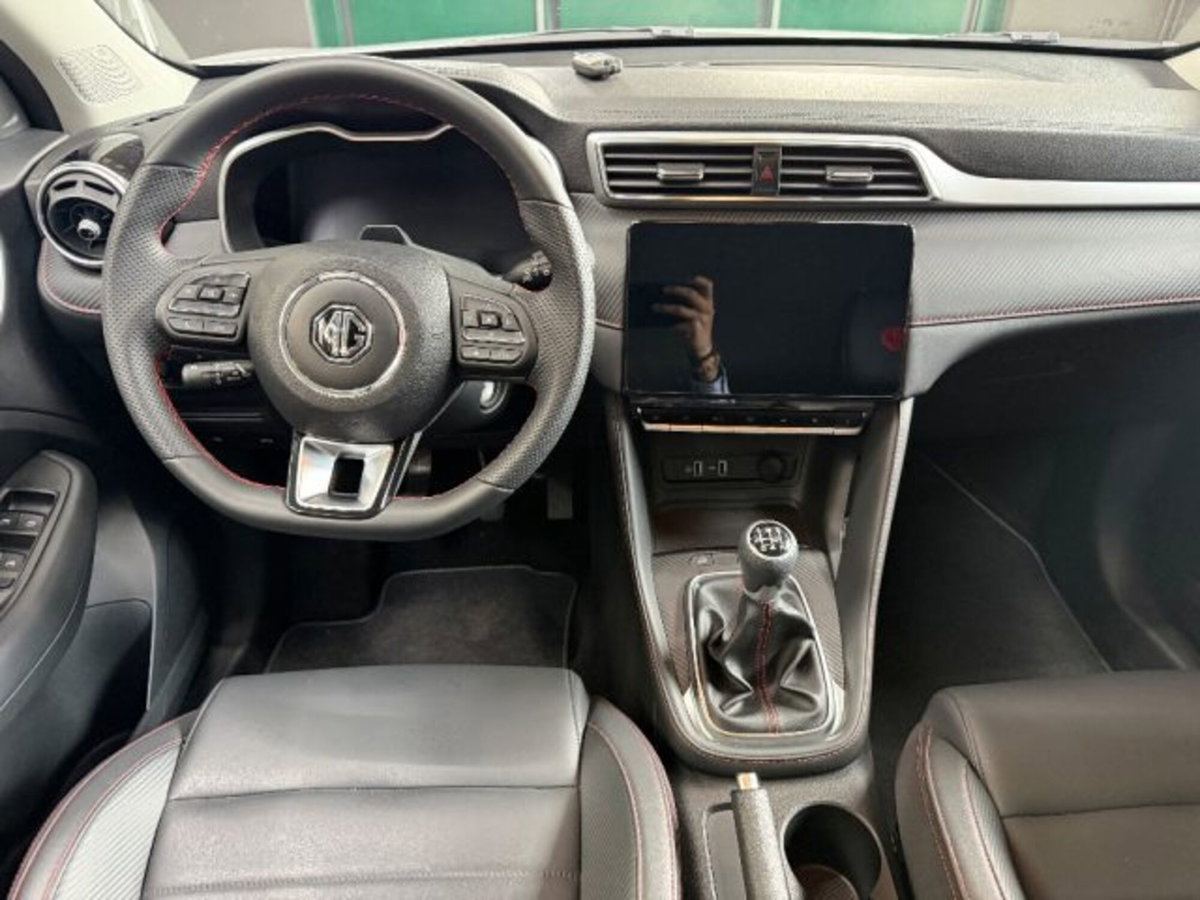 Mg ZS ZS 1.5 Luxury (10)
