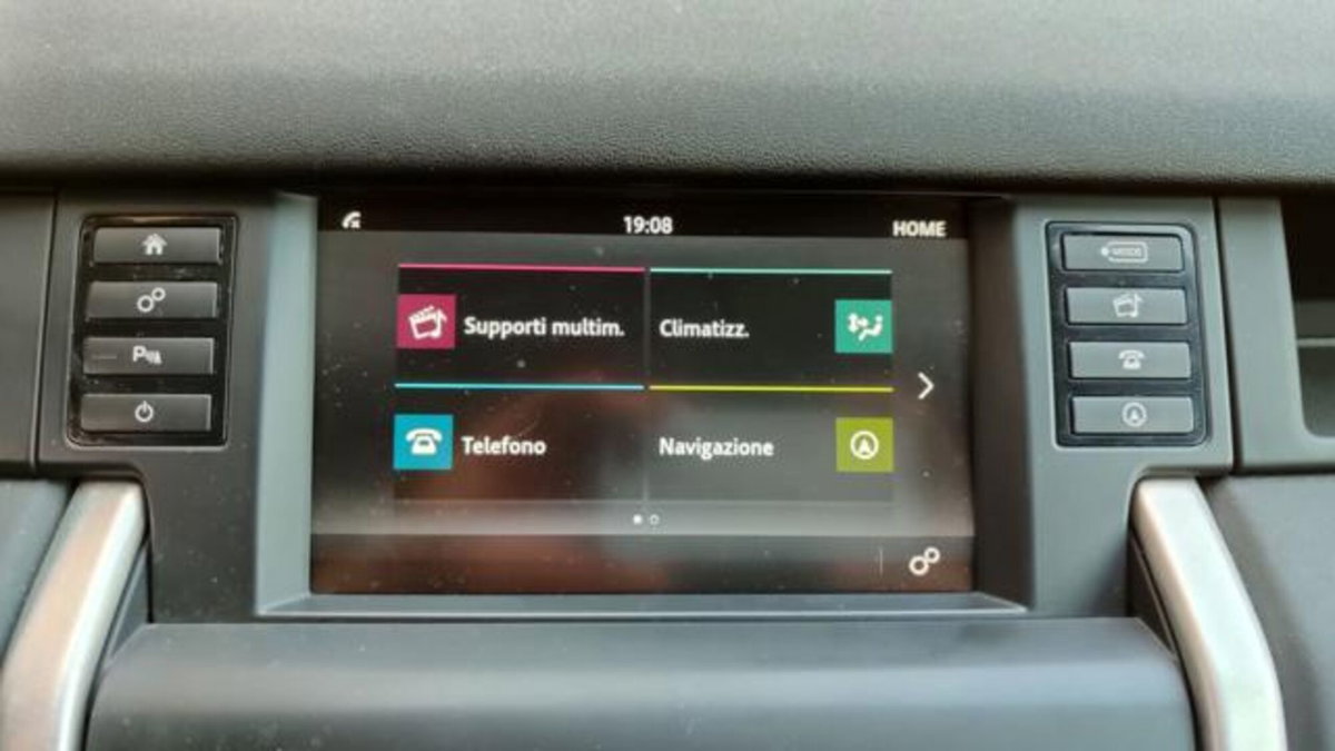 Land Rover Discovery Sport 2.0 TD4 150 CV HSE (13)