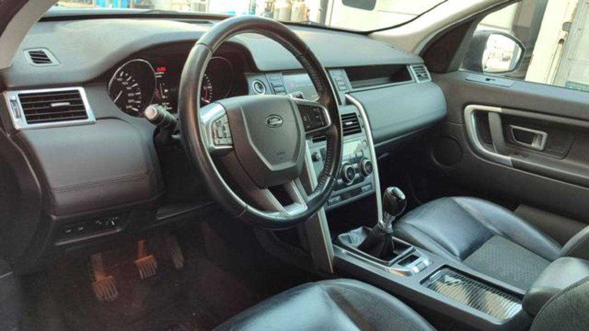 Land Rover Discovery Sport 2.0 TD4 150 CV HSE (6)