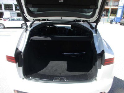 Jaguar E-Pace 2.0D 150 CV AWD R-Dynamic SE (7)