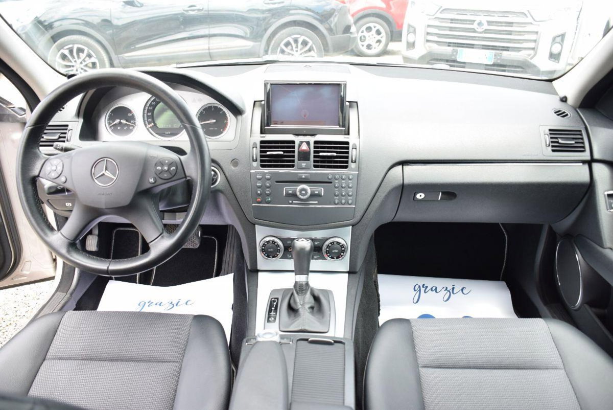 Mercedes-Benz Classe C 220 CDI Avantgarde (8)