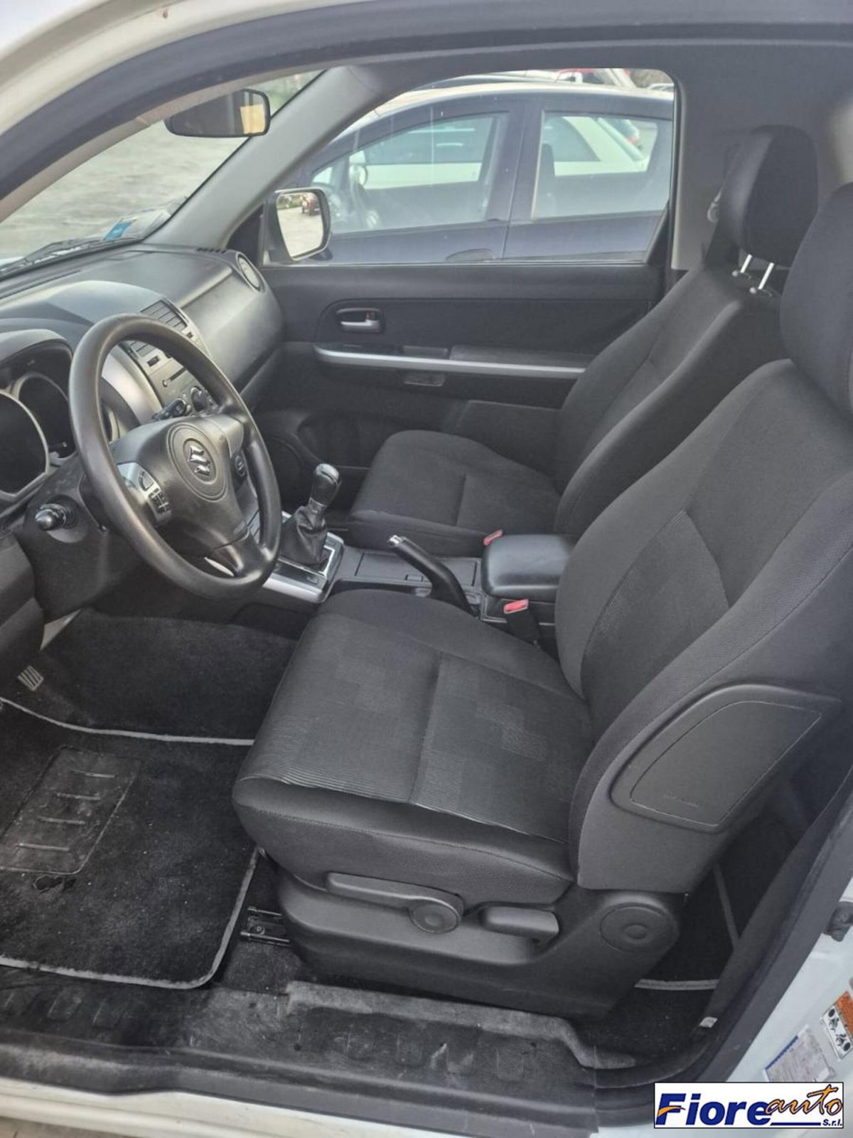 Suzuki Grand Vitara 1.9 DDiS 3p. Evolution Navi (13)
