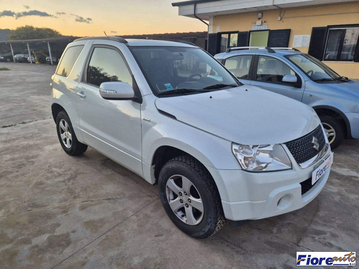 Suzuki Grand Vitara 1.9 DDiS 3p. Evolution Navi (5)