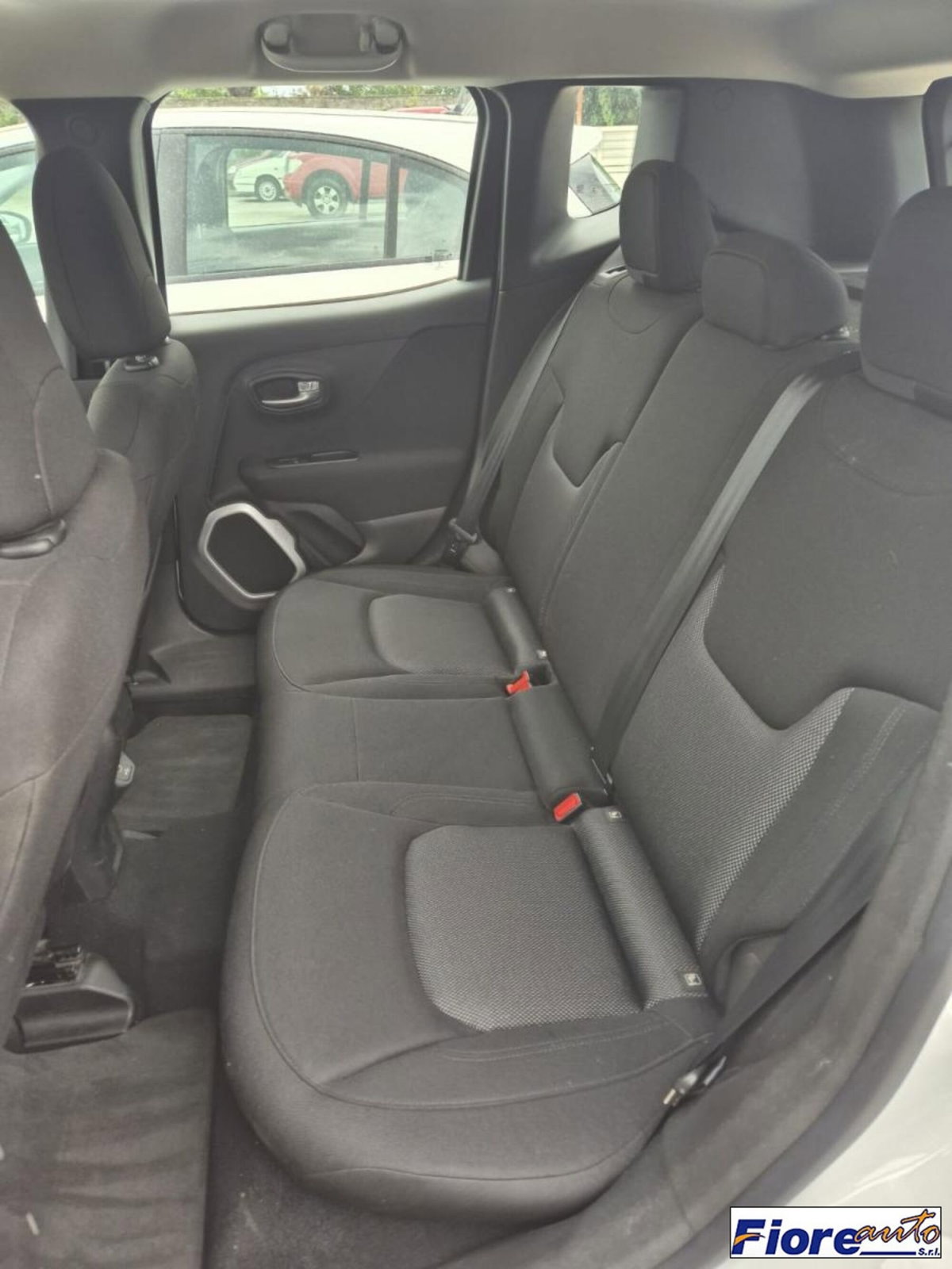Jeep Renegade 1.6 Mjt 120 CV Longitude (20)
