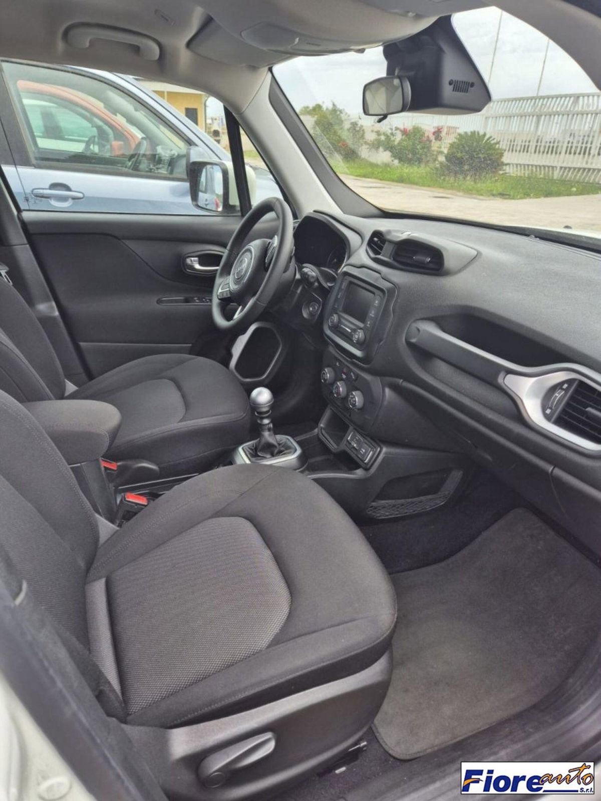 Jeep Renegade 1.6 Mjt 120 CV Longitude (8)