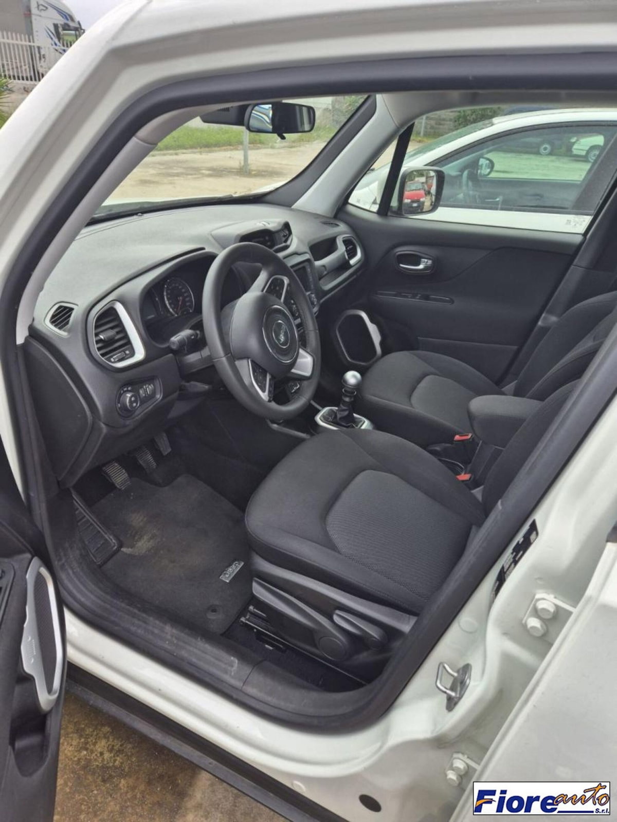 Jeep Renegade 1.6 Mjt 120 CV Longitude (9)