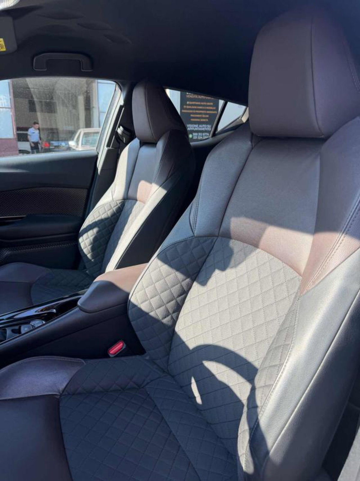 Toyota Toyota C-HR 1.8 Hybrid E-CVT Style (10)