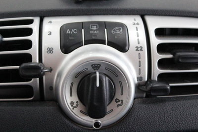 smart Fortwo 1000 52 kW MHD coupé passion (11)