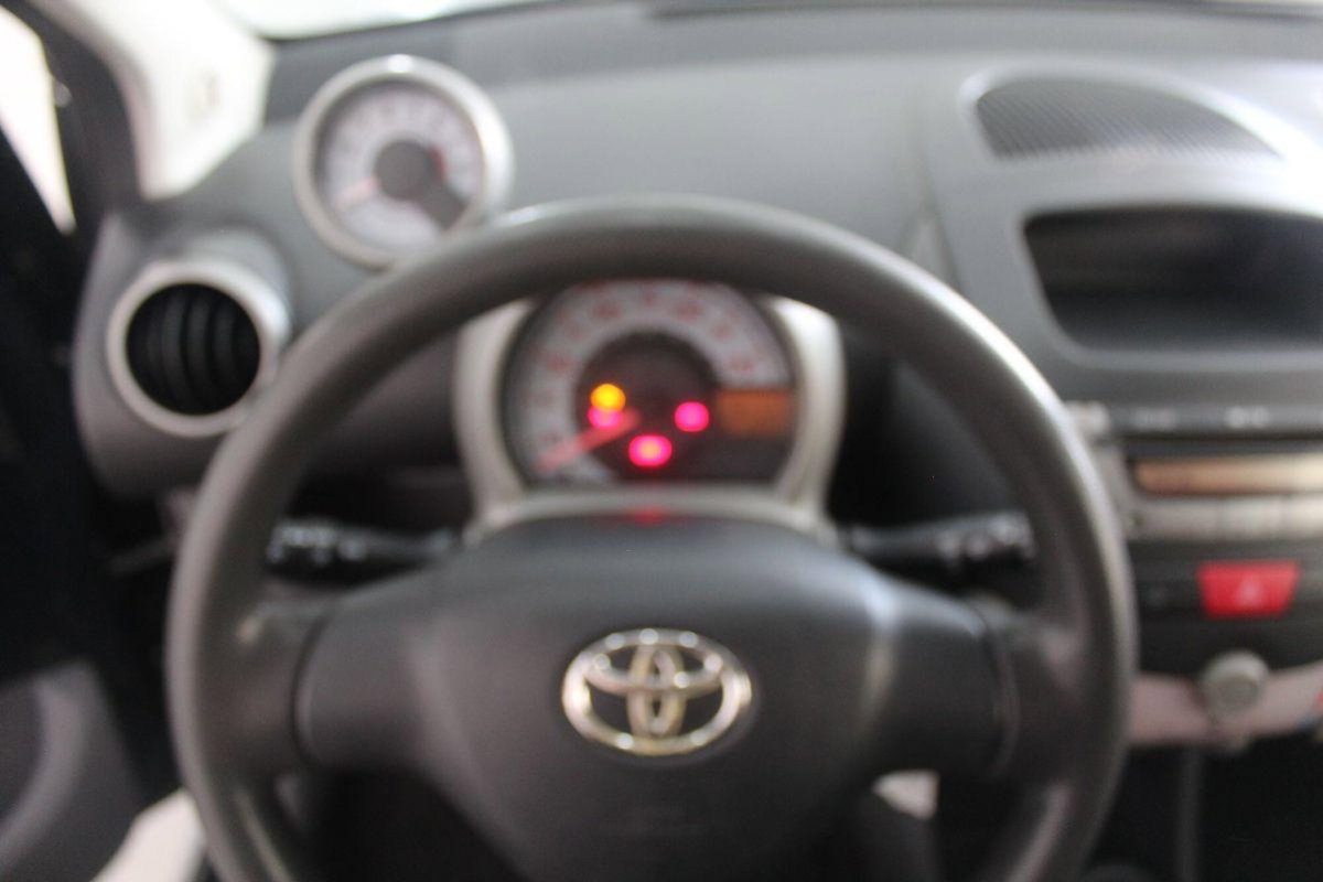 Toyota Aygo 1.0 12V VVT-i 3 porte Sol (8)