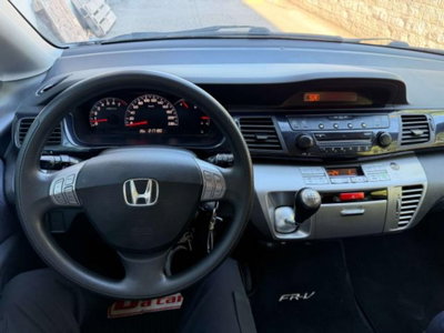 Honda FR-V 16V i-VTEC (13)