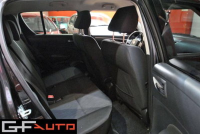 Suzuki Swift 1.2 VVT 5 porte GL Top (8)