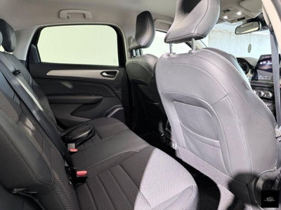 Renault Arkana Hybrid E-Tech 145 CV Techno (10)