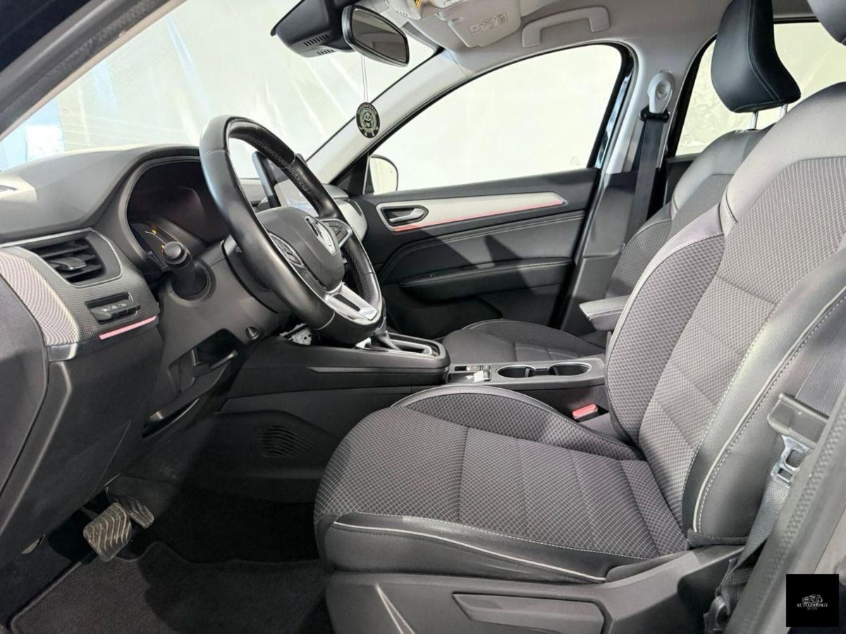 Renault Arkana Hybrid E-Tech 145 CV Techno (11)