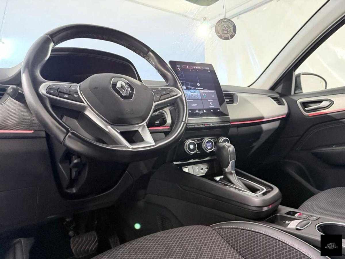 Renault Arkana Hybrid E-Tech 145 CV Techno (12)