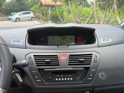 Citroen C4 Picasso 1.6 HDi 110 FAP Attraction (14)