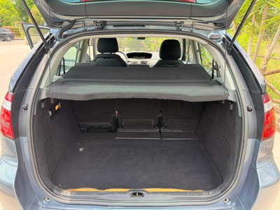 Citroen C4 Picasso 1.6 HDi 110 FAP Attraction (16)