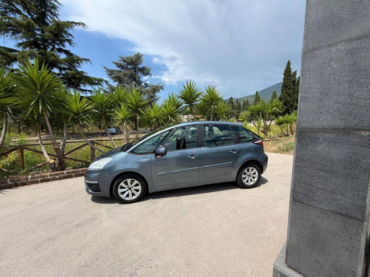 Citroen C4 Picasso 1.6 HDi 110 FAP Attraction (2)
