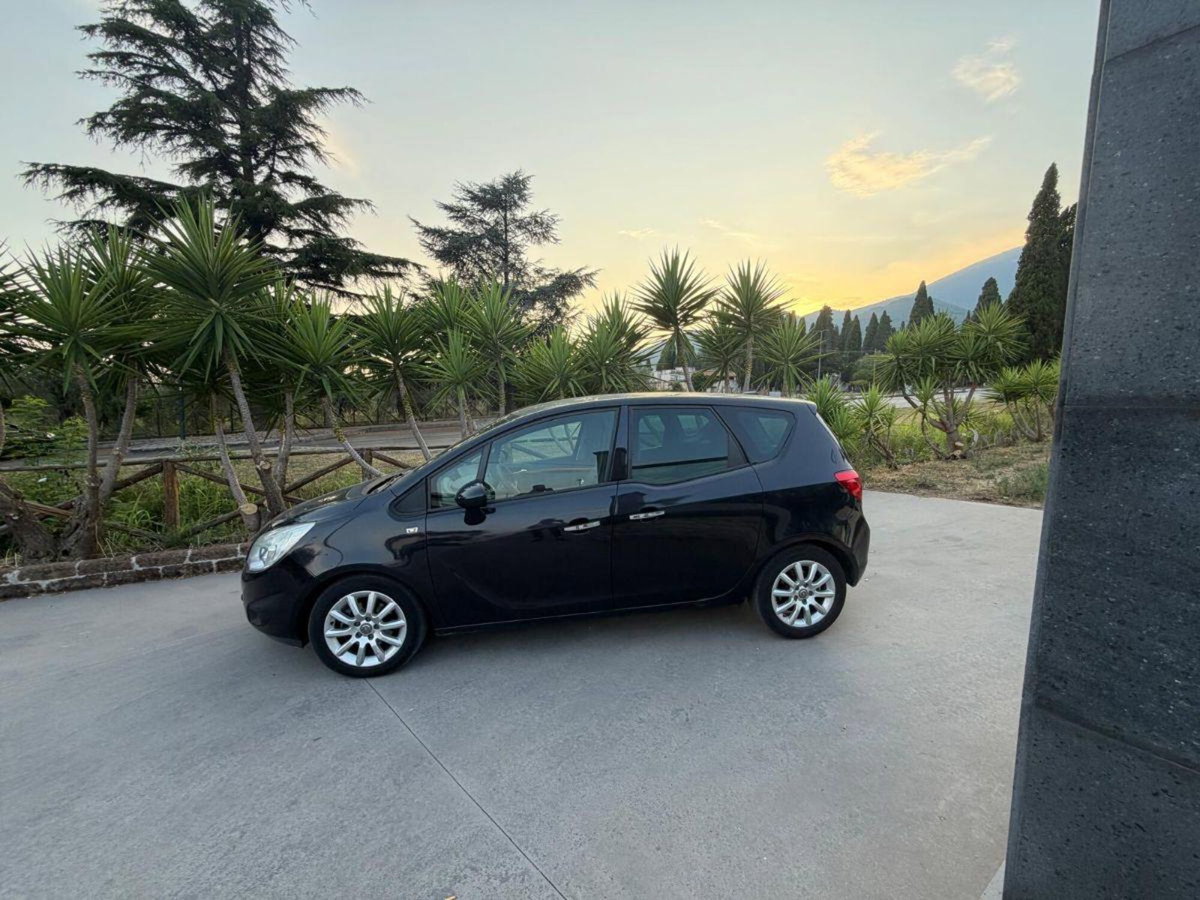 Opel Meriva 1.3 CDTI Cosmo (2)
