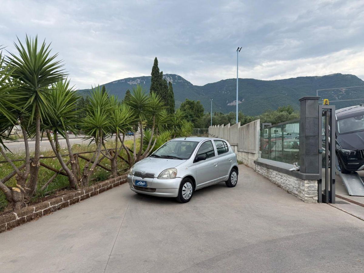 Toyota Yaris 16V cat 5 porte Sol '03