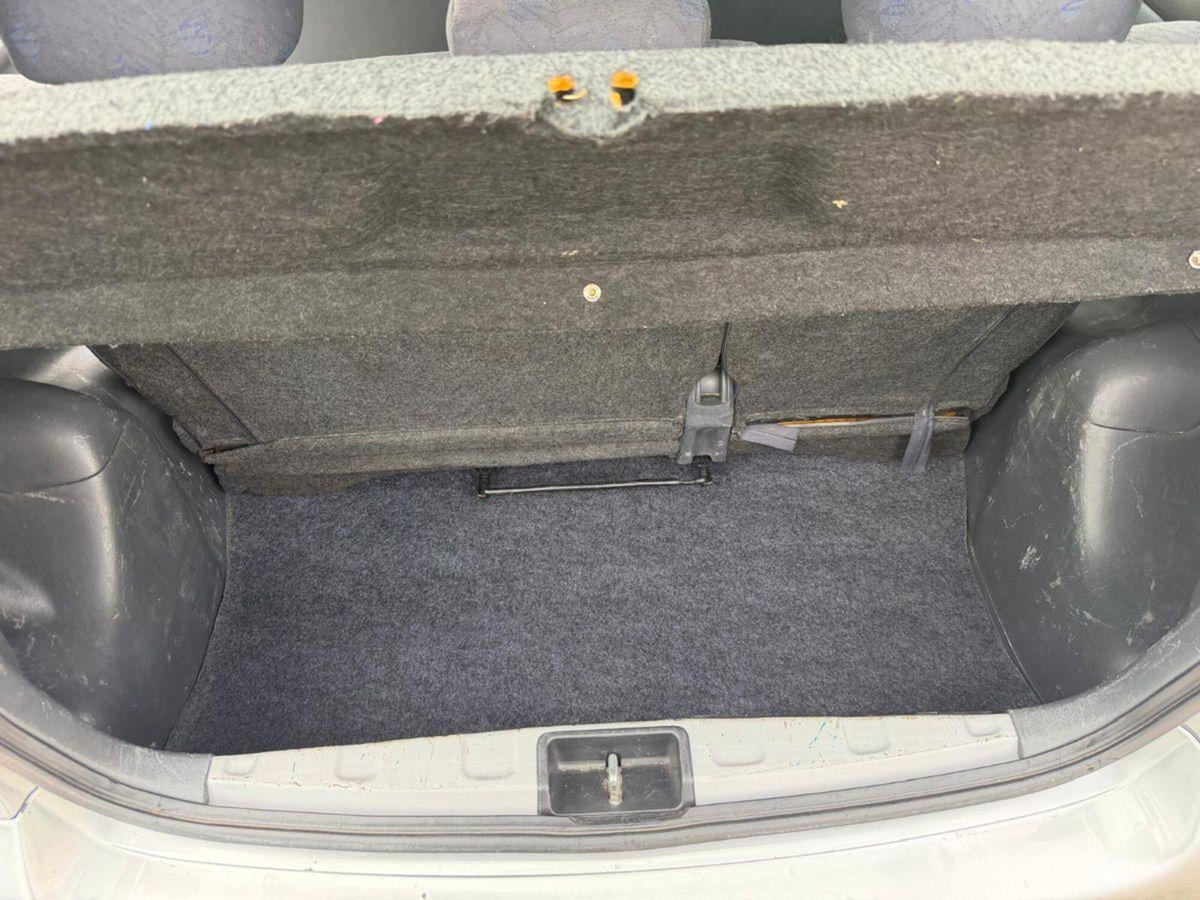 Toyota Yaris 16V cat 5 porte Sol '03 (15)