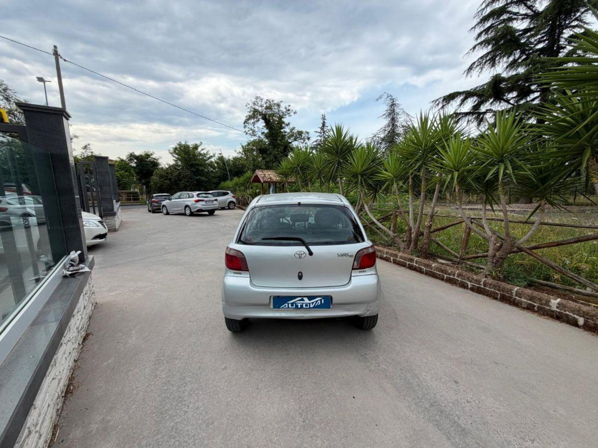 Toyota Yaris 16V cat 5 porte Sol '03 (5)