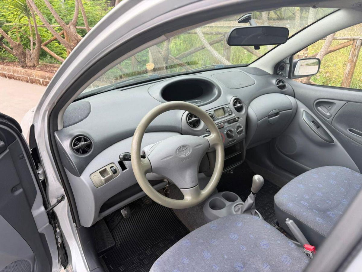 Toyota Yaris 16V cat 5 porte Sol '03 (8)